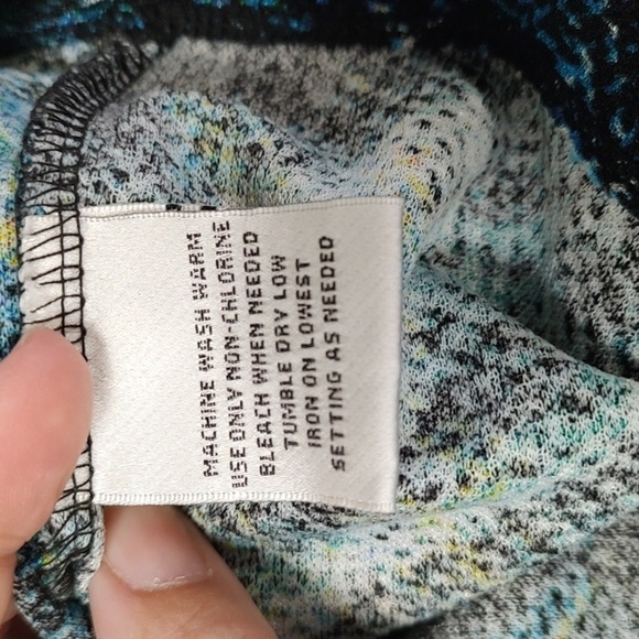 Units Womens Metallic Thread Square Neck Tank Top Size 2X - Picture 7 of 8